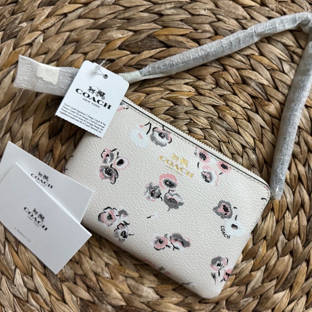 New Coach Cream Pink Floral Wildflower Wristlet F65188 Gold Leather Purse